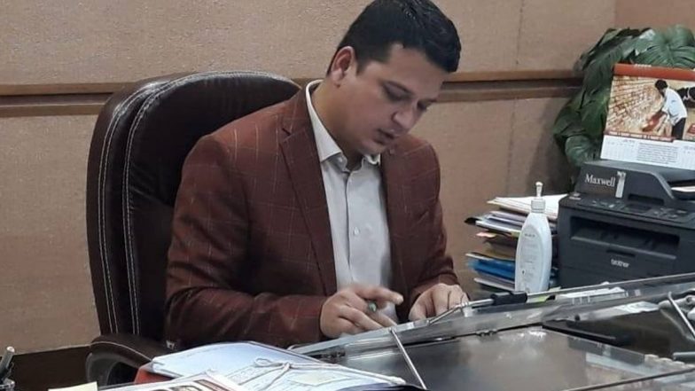 प्लास्टिक कपचा वापर केल्याने बीडमधील जिल्हाधिका-याने स्वत:लाच ठोठावला पाच हजार रुपयांचा दंड