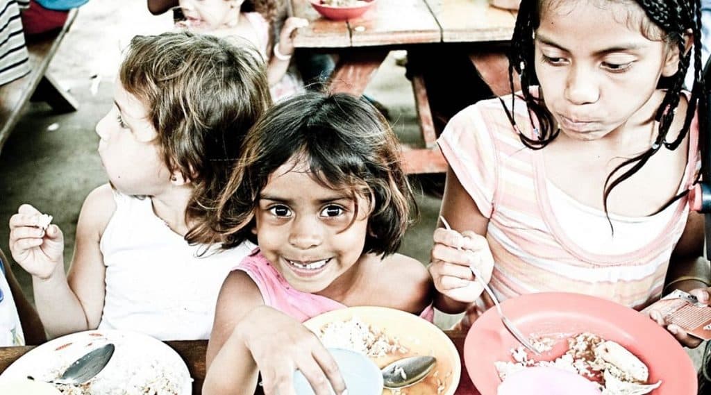 World Food Day 2019: मुंबई, पुणे शहरात 'या' NGO ला उरलेलं अन्न फेकण्याऐवजी दान करून भूक भागवण्याचं पुण्य मिळवा! World Food Day 2019: मुंबई, पुणे शहरात 'या' NGO ला उरलेलं अन्न फेकण्याऐवजी दान करून भूक भागवण्याचं पुण्य मिळवा!