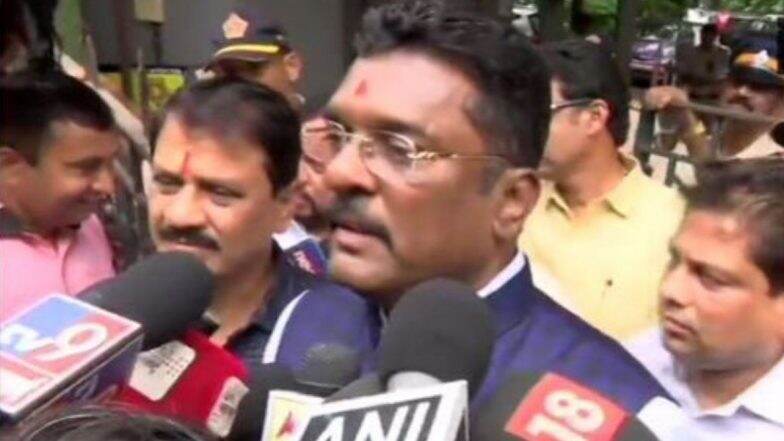 महाराष्ट्र विधानसभा सत्तेमध्ये समान वाट्यासाठी शिवसेना आमदार आक्रमक; अडीच वर्षांसाठी मुख्यमंत्री पदाची मागणी महाराष्ट्र विधानसभा सत्तेमध्ये समान वाट्यासाठी शिवसेना आमदार आक्रमक; अडीच वर्षांसाठी मुख्यमंत्री पदाची मागणी