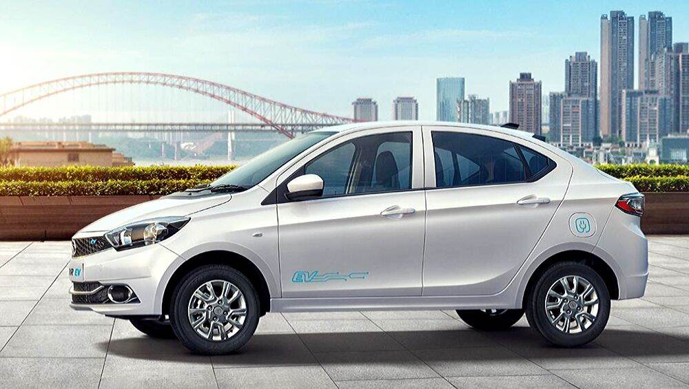 Tata Motors ने लॉंच केली भारतातील सर्वात स्वस्त इलेक्ट्रिक कार; एकदा चार्ज केल्यावर 213 KM मायलेज; जाणून घ्या किंमत आणि वैशिष्ट्ये Tata Motors ने लॉंच केली भारतातील सर्वात स्वस्त इलेक्ट्रिक कार; एकदा चार्ज केल्यावर 213 KM मायलेज; जाणून घ्या किंमत आणि वैशिष्ट्ये