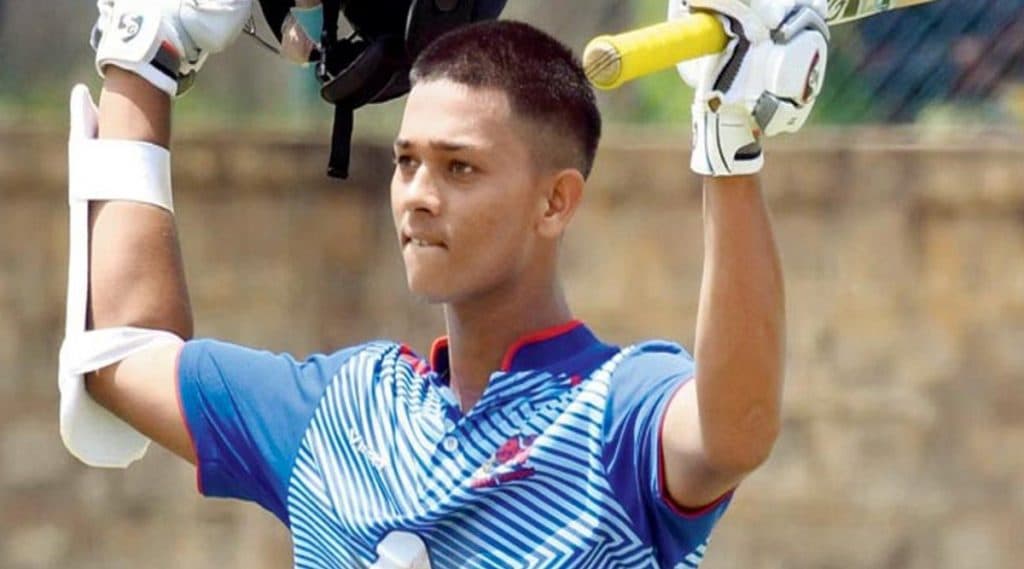 विजय हजारे ट्रॉफीमध्ये 17 वर्षीय मुंबईच्या यशस्वी जयस्वाल याचा डबल धमाका, झारखंड संघाविरुद्ध केले शानदार दुहेरी शतक विजय हजारे ट्रॉफीमध्ये 17 वर्षीय मुंबईच्या यशस्वी जयस्वाल याचा डबल धमाका, झारखंड संघाविरुद्ध केले शानदार दुहेरी शतक