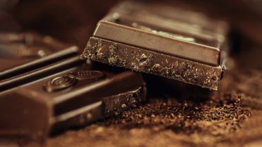 Health Tips: डार्क की सफेद, जाणून घ्या कोणते चॉकलेट आरोग्यासाठी ठरते फायदेशीर