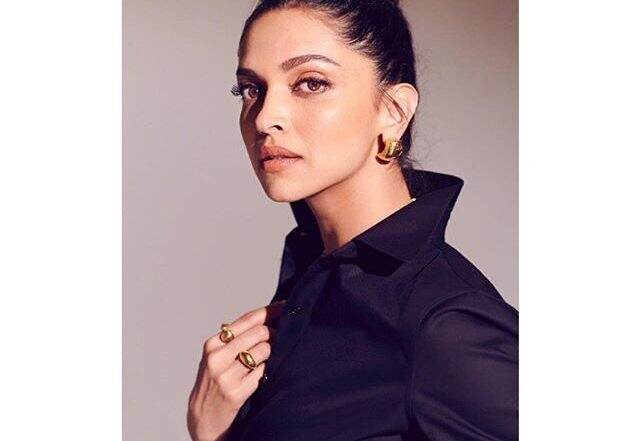 Mahabharat ने घातली अजून एका Celebrity ला भुरळ; Deepika Padukone साकारणार द्रौपदी Mahabharat ने घातली अजून एका Celebrity ला भुरळ; Deepika Padukone साकारणार द्रौपदी