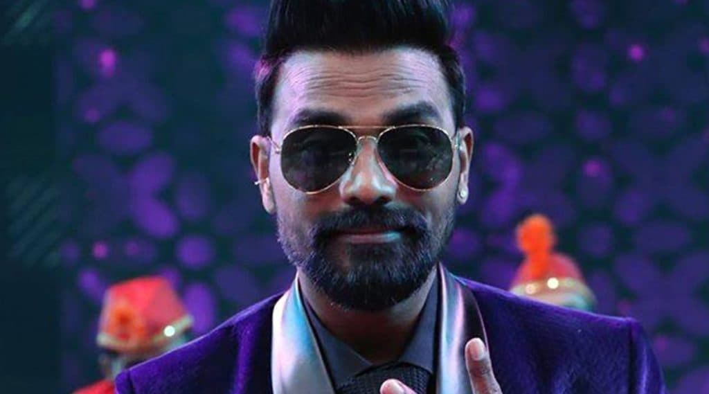 5 कोटींच्या फसवणुकीविरोधात केलेल्या तक्रारीमुळे Remo D'souza अडचणीत; अजामीनपात्र वॉरंट केलं जारी 5 कोटींच्या फसवणुकीविरोधात केलेल्या तक्रारीमुळे Remo D'souza अडचणीत; अजामीनपात्र वॉरंट केलं जारी