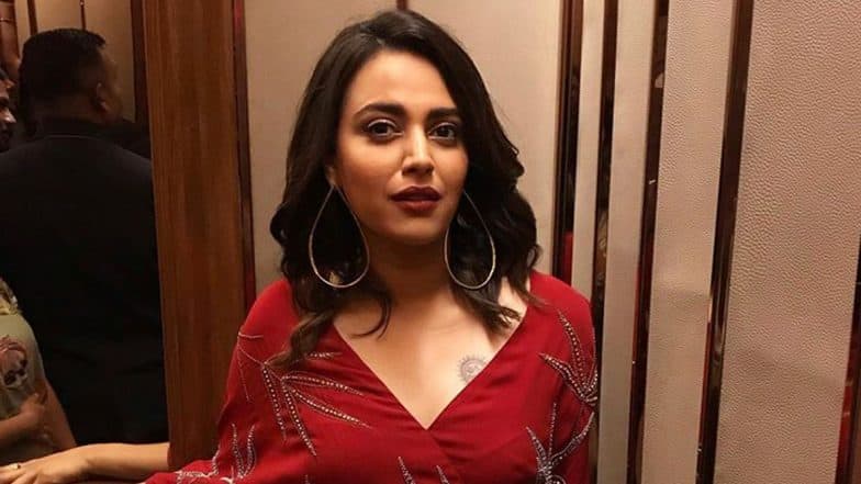 Swara Bhasker ला राग झाला अनावर; लहान मुलाला देऊन टाकली शिवी Swara Bhasker ला राग झाला अनावर; लहान मुलाला देऊन टाकली शिवी