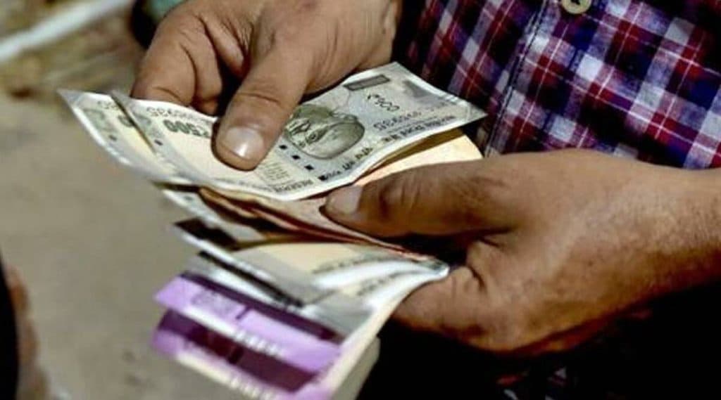7th Pay Commission: सातव्या वेतन आयोगाच्या शिफारशीनुसार TA मध्ये होऊ शकते वाढ; जाणून घ्या सविस्तर वृत्त 7th Pay Commission: सातव्या वेतन आयोगाच्या शिफारशीनुसार TA मध्ये होऊ शकते वाढ; जाणून घ्या सविस्तर वृत्त