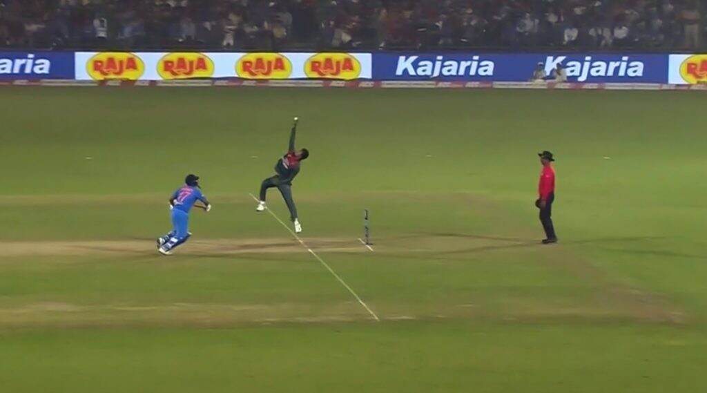 IND vs BAN 1st T20I: शिवम दुबे याला बाद करण्यासाठी आफिफ हुसैन याने पकडला अप्रतिम कॅच, आपल्याच गोलंदाजीवर केली ही कमाल, पाहा Video IND vs BAN 1st T20I: शिवम दुबे याला बाद करण्यासाठी आफिफ हुसैन याने पकडला अप्रतिम कॅच, आपल्याच गोलंदाजीवर केली ही कमाल, पाहा Video