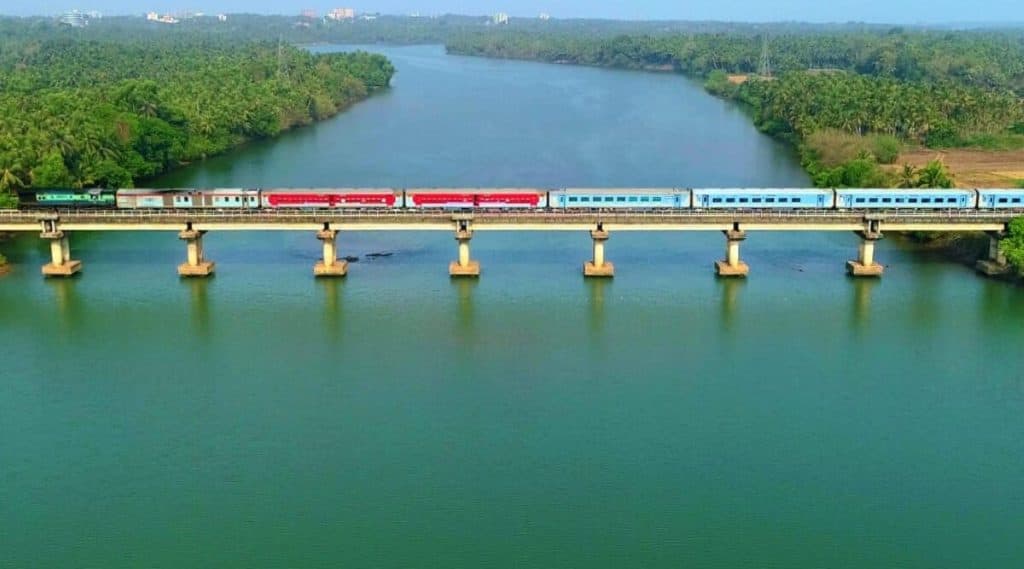 IRCTC Cancelled Trains List: मुंबई -पुणे दरम्यान धावणार्या रेल्वेसोबत देशभरातील लांब पल्ल्यांच्या 'या' गाड्या आज रद्द; पहा संपूर्ण यादी IRCTC Cancelled Trains List: मुंबई -पुणे दरम्यान धावणार्या रेल्वेसोबत देशभरातील लांब पल्ल्यांच्या 'या' गाड्या आज रद्द; पहा संपूर्ण यादी