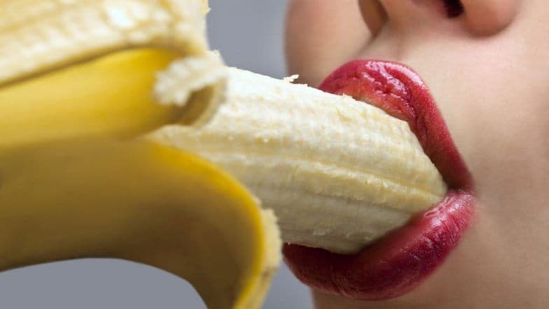 Blowjob Tips: सेक्समध्ये मुखमैथुन करून वाढवा प्रणयाची मजा; पुरुष पार्टनरला सर्वोत्तम अनुभव देण्यासाठी फॉलो करा 'या' टिप्स Blowjob Tips: सेक्समध्ये मुखमैथुन करून वाढवा प्रणयाची मजा; पुरुष पार्टनरला सर्वोत्तम अनुभव देण्यासाठी फॉलो करा 'या' टिप्स