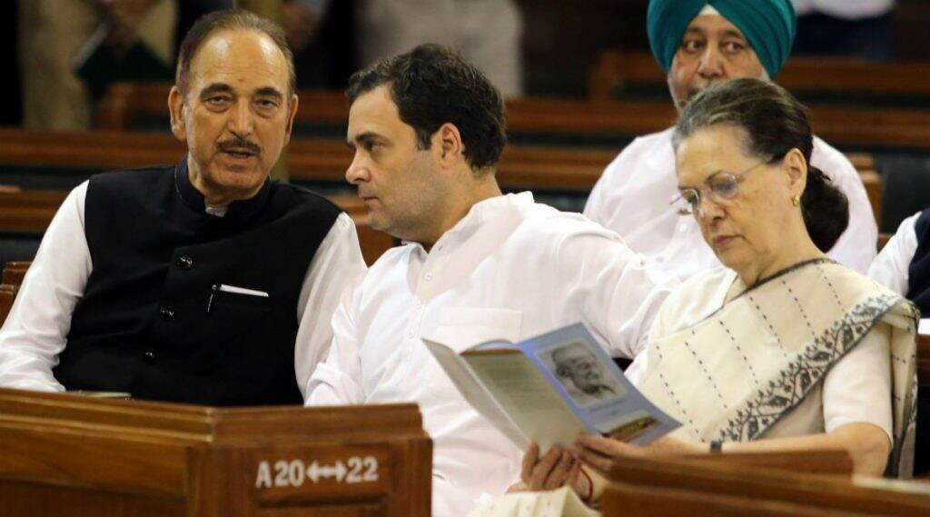 SPG विधेयक लोकसभेमध्ये मंजूर; फक्त पंतप्रधानांना मिळणार याचा लाभ, गांधी कुटुंबाची सुरक्षा बदलली SPG विधेयक लोकसभेमध्ये मंजूर; फक्त पंतप्रधानांना मिळणार याचा लाभ, गांधी कुटुंबाची सुरक्षा बदलली