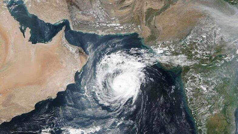 Cyclone Maha Update: 'महा' चक्रीवादळामुळे पालघर जिल्ह्यात 6 ते 8 नोव्हेंबर दरम्यान शाळा, महाविद्यालयांना सुट्टी; मच्छिमार, नागरिकांना सतर्कतेचा इशारा Cyclone Maha Update: 'महा' चक्रीवादळामुळे पालघर जिल्ह्यात 6 ते 8 नोव्हेंबर दरम्यान शाळा, महाविद्यालयांना सुट्टी; मच्छिमार, नागरिकांना सतर्कतेचा इशारा