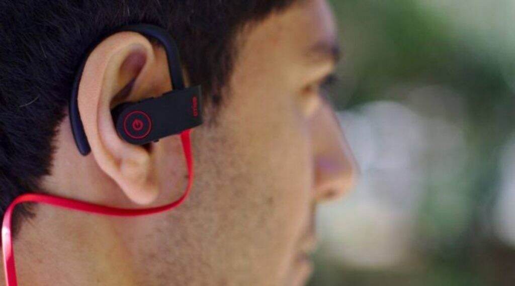 Bluetooth गॅजेट्स वापरत असल्यास सावधान, तुमचा पर्सनल डेटा चोरी होण्याची शक्यता Bluetooth गॅजेट्स वापरत असल्यास सावधान, तुमचा पर्सनल डेटा चोरी होण्याची शक्यता