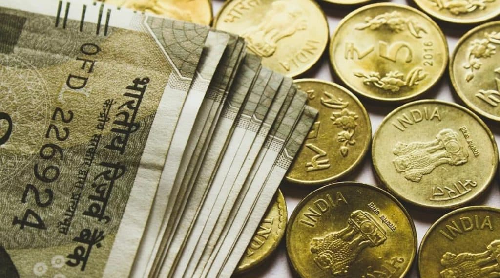7th Pay Commission: केंद्रीय कर्मचाऱ्यांच्या पगारात 8,000 रुपये वाढ होण्याची शक्यता 7th Pay Commission: केंद्रीय कर्मचाऱ्यांच्या पगारात 8,000 रुपये वाढ होण्याची शक्यता