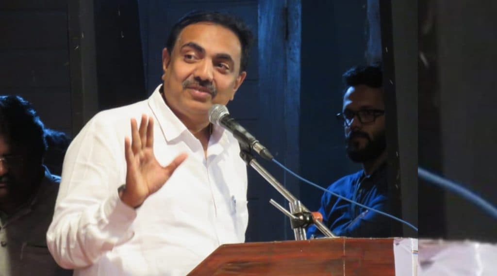 अर्थमंत्री जयंत पाटील यांचा गृहखात्याबाबत सस्पेन्स कायम; म्हणाले, ते मंत्रिमंडळ विस्तारानंतरचं कळेल! अर्थमंत्री जयंत पाटील यांचा गृहखात्याबाबत सस्पेन्स कायम; म्हणाले, ते मंत्रिमंडळ विस्तारानंतरचं कळेल!