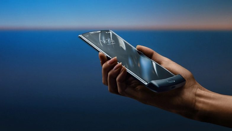 Motorola Razr 2019 फोल्डेबल फोन लॉन्च, फिचर्स, किंमत यांबद्धल घ्या जाणून