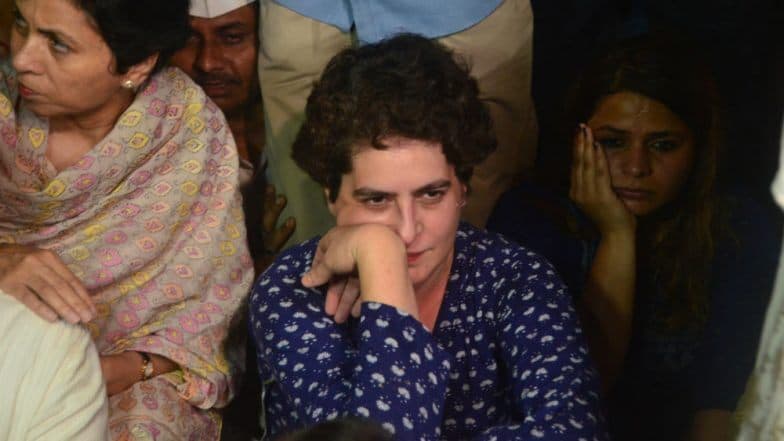 Whatsapp हेरगिरी प्रकरण: कॉंग्रेसचा मोदी सरकारवर आरोप; सुरजेवाला म्हणाले- ममता बॅनर्जीनंतर प्रियंका गांधींचा फोनही झाला होता हॅक Whatsapp हेरगिरी प्रकरण: कॉंग्रेसचा मोदी सरकारवर आरोप; सुरजेवाला म्हणाले- ममता बॅनर्जीनंतर प्रियंका गांधींचा फोनही झाला होता हॅक