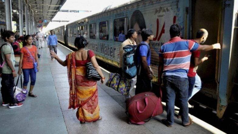 Coronavirus Lockdown: 21 दिवसांच्या लॉकडाऊननंतर भारतीय रेल्वे सेवा 15 एप्रिल पासून सुरू होणार Coronavirus Lockdown: 21 दिवसांच्या लॉकडाऊननंतर भारतीय रेल्वे सेवा 15 एप्रिल पासून सुरू होणार