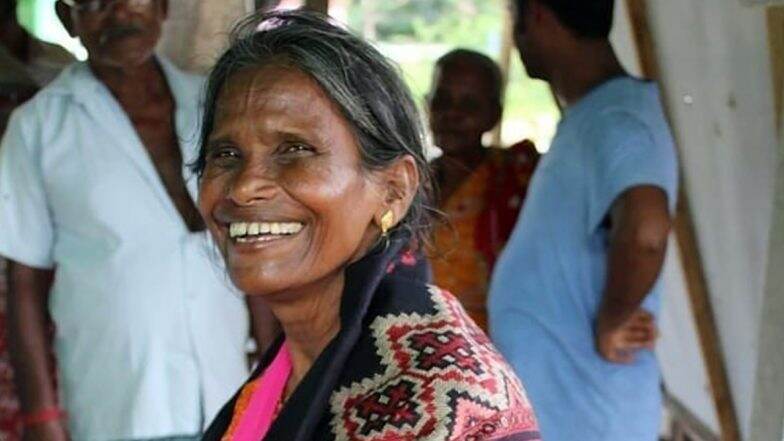 Ranu Mondal ला झाली आहे 'ग' ची बाधा; चाहतीने हात लावल्यावर तिच्यावरच डाफरली Ranu Mondal ला झाली आहे 'ग' ची बाधा; चाहतीने हात लावल्यावर तिच्यावरच डाफरली