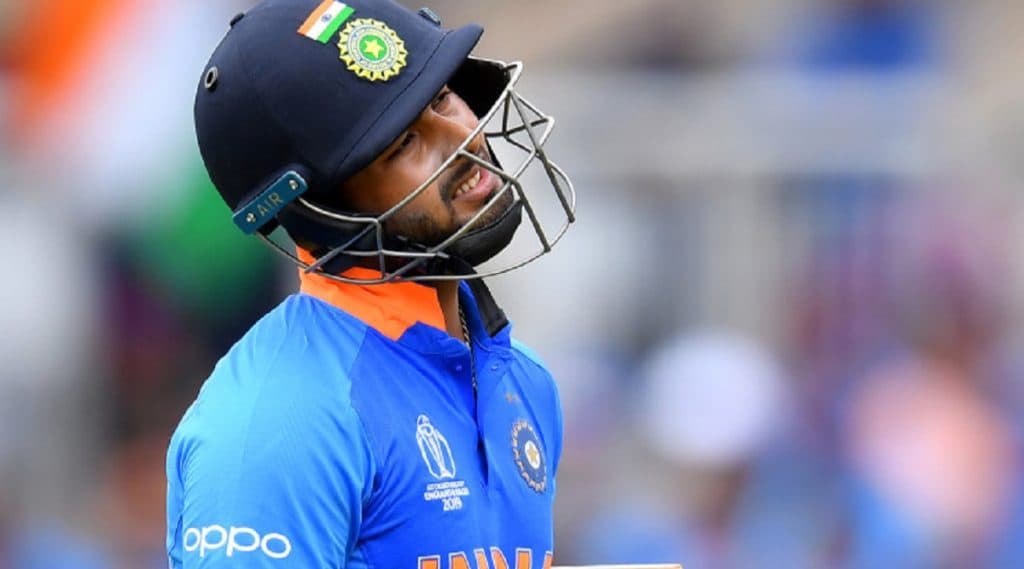 IND vs AUS 1st ODI 2020: रिषभ पंत ऐवजी केएल राहुल याने सांभाळली ऑस्ट्रेलियाविरुद्ध विकेटकिपिंगची जबाबदारी, जाणून घ्या कारण IND vs AUS 1st ODI 2020: रिषभ पंत ऐवजी केएल राहुल याने सांभाळली ऑस्ट्रेलियाविरुद्ध विकेटकिपिंगची जबाबदारी, जाणून घ्या कारण