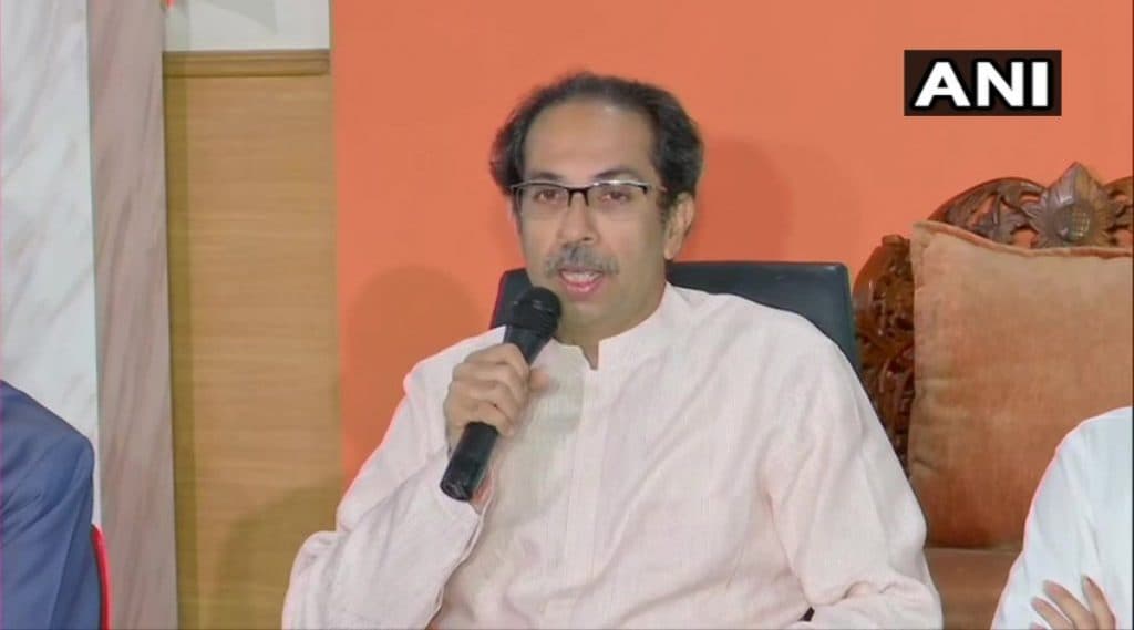 दिलेल्या वेळेत सत्ता स्थापन न करू शकल्यानंतर Uddhav Thackeray यांनी दिली 'ही' प्रतिक्रिया दिलेल्या वेळेत सत्ता स्थापन न करू शकल्यानंतर Uddhav Thackeray यांनी दिली 'ही' प्रतिक्रिया