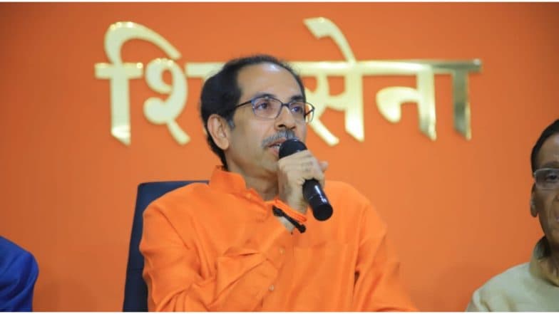 घोडेबाजार रोखण्यासाठी उद्धव ठाकरे यांचा सावध पवित्रा, शिवसेना आमदार 'मातोश्री' जवळच्या हॉटेलमध्ये दाखल घोडेबाजार रोखण्यासाठी उद्धव ठाकरे यांचा सावध पवित्रा, शिवसेना आमदार 'मातोश्री' जवळच्या हॉटेलमध्ये दाखल