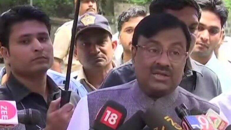 आमदारांची खरेदी विक्रीची माहिती खोटी: कॉंग्रेससने 48 तासांमध्ये पुरावे द्यावेत अथवा माफी मागा: सुधीर मुनगंटीवार यांची मागणी आमदारांची खरेदी विक्रीची माहिती खोटी: कॉंग्रेससने 48 तासांमध्ये पुरावे द्यावेत अथवा माफी मागा: सुधीर मुनगंटीवार यांची मागणी