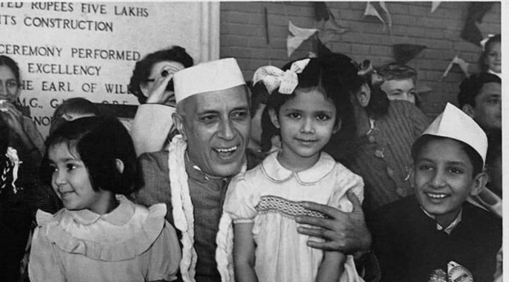 Children's Day 2019: जवाहरलाल नेहरू यांच्या जन्मदिनी का साजरा केला जातो बालदिन? जाणून घ्या या मागील इतिहास Children's Day 2019: जवाहरलाल नेहरू यांच्या जन्मदिनी का साजरा केला जातो बालदिन? जाणून घ्या या मागील इतिहास