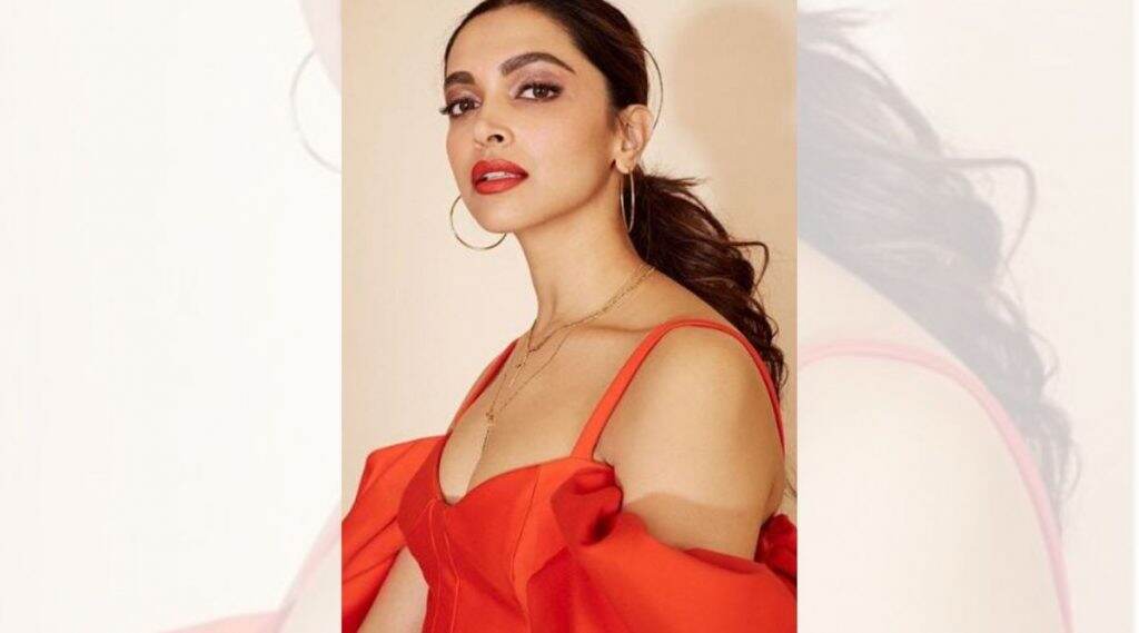 दीपिका पादुकोण चा लाल रंगाच्या ड्रेस मधील 'Red Hot' फोटो पाहून पती रणवीर सिंह दिली अशी रोमँटिक कमेंट दीपिका पादुकोण चा लाल रंगाच्या ड्रेस मधील 'Red Hot' फोटो पाहून पती रणवीर सिंह दिली अशी रोमँटिक कमेंट