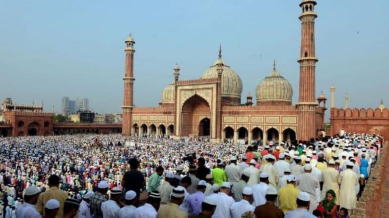 Eid-E-Milad-Un-Nabi 2019: ‘ईद-ए-मिलाद' यंदा 10 नोव्हेंबरला; जाणून या ईदचा इतिहास, महत्त्व आणि परंपरा Eid-E-Milad-Un-Nabi 2019: ‘ईद-ए-मिलाद' यंदा 10 नोव्हेंबरला; जाणून या ईदचा इतिहास, महत्त्व आणि परंपरा