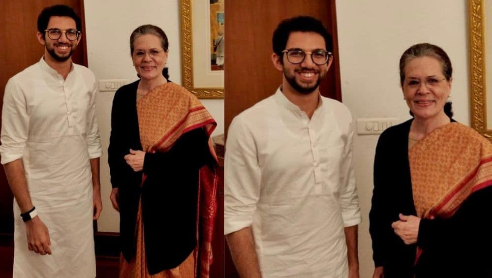 आदित्य ठाकरे व सोनिया गांधी यांची दिल्लीत भेट; उद्धव ठाकरेंच्या मुख्यमंत्रीपदाच्या शपथविधीसाठी दिले खास निमंत्रण आदित्य ठाकरे व सोनिया गांधी यांची दिल्लीत भेट; उद्धव ठाकरेंच्या मुख्यमंत्रीपदाच्या शपथविधीसाठी दिले खास निमंत्रण