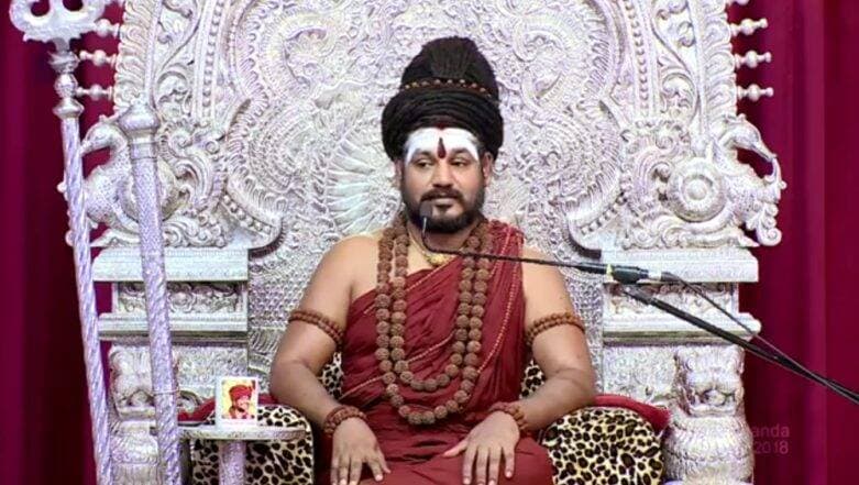 स्वयंभू बाबा स्वामी नित्यानंदविरोधात अपहरणाचा गुन्हा दाखल; मुलींना बंदी बनवून केले जात होते अत्याचार स्वयंभू बाबा स्वामी नित्यानंदविरोधात अपहरणाचा गुन्हा दाखल; मुलींना बंदी बनवून केले जात होते अत्याचार