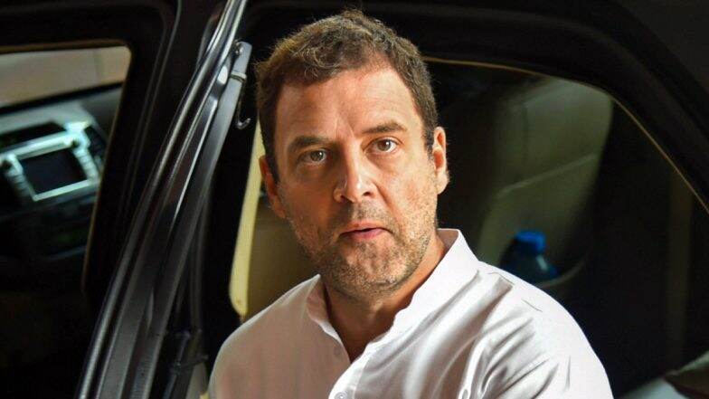 Rahul Gandhi चं नाव घेणं टाळलं आणि मग त्यांना गमवावे लागले लाखो रुपये; वाचा सविस्तर Rahul Gandhi चं नाव घेणं टाळलं आणि मग त्यांना गमवावे लागले लाखो रुपये; वाचा सविस्तर