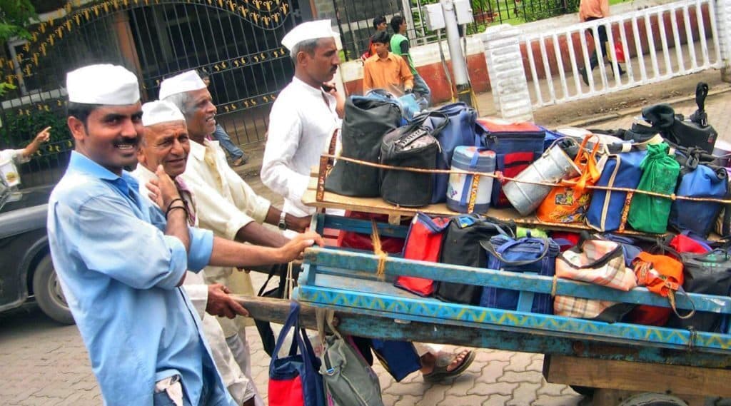 शिवसेनेआधी मुंबईचे डबेवाले देणार 10 रुपयांत थाळी; विक्रोळी येथे येत्या 15 दिवसांत सुरु होणार योजना शिवसेनेआधी मुंबईचे डबेवाले देणार 10 रुपयांत थाळी; विक्रोळी येथे येत्या 15 दिवसांत सुरु होणार योजना
