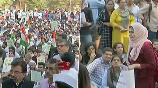 मुंबई: नागरिकत्व दुरूस्ती कायद्याच्या विरोधात ऑगस्ट क्रांती मैदानात नागरिकांचे आंदोलन मुंबई: नागरिकत्व दुरूस्ती कायद्याच्या विरोधात ऑगस्ट क्रांती मैदानात नागरिकांचे आंदोलन