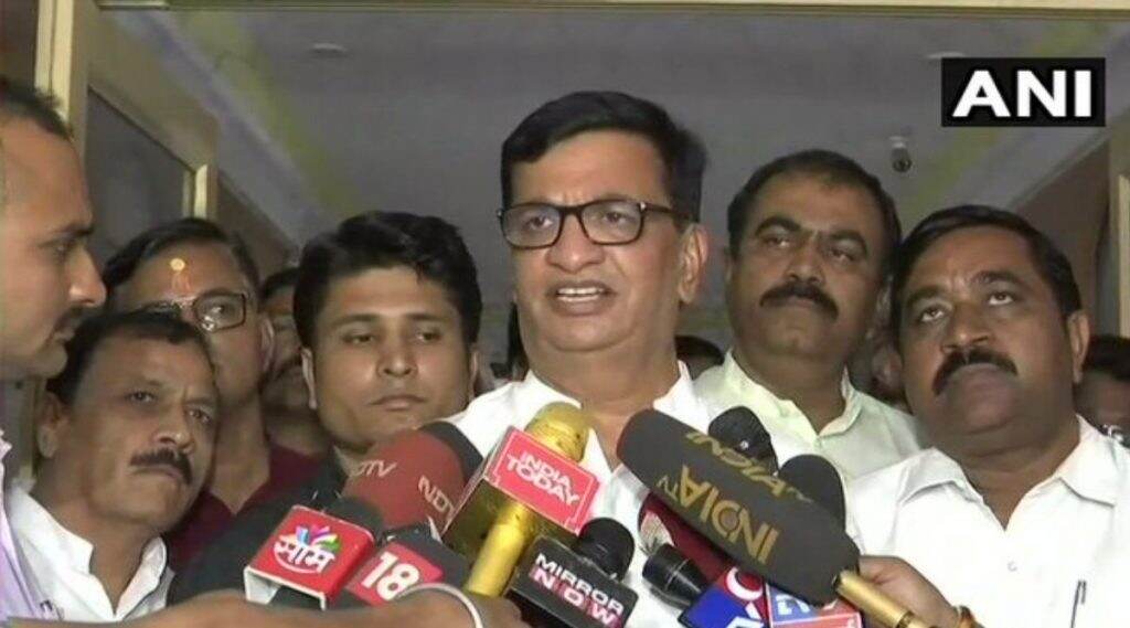 उत्तर प्रदेशातील मजुरांना आईने सांभाळलं नाही म्हणून मावशीकडे यावं लागलं; बाळासाहेब थोरात यांनी मुख्यमंत्री योगी आदित्यनाथ यांना लगावला टोला (Watch Video) उत्तर प्रदेशातील मजुरांना आईने सांभाळलं नाही म्हणून मावशीकडे यावं लागलं; बाळासाहेब थोरात यांनी मुख्यमंत्री योगी आदित्यनाथ यांना लगावला टोला (Watch Video)
