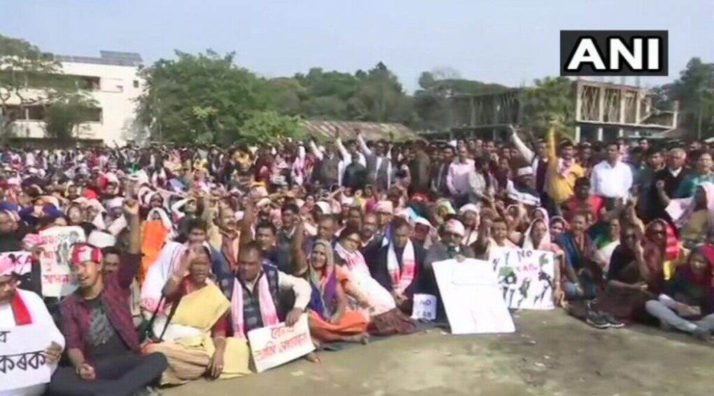 मुंबई: CAA निषेधार्थ धरणे आंदोलनासाठी आझाद मैदान परिसरात वाहतुकीत बदल, मुंबई पोलिसांनी जारी केली Advisory मुंबई: CAA निषेधार्थ धरणे आंदोलनासाठी आझाद मैदान परिसरात वाहतुकीत बदल, मुंबई पोलिसांनी जारी केली Advisory