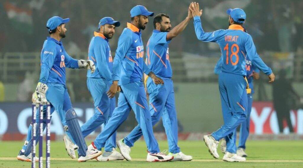 IND vs WI 2nd ODI: कुलदीप यादव याने घेतली हॅटट्रिक, वेस्ट इंडिजवर 107 धावांनी विजय मिळवत भारताने मालिकेत 1-1 ने केली बरोबरी IND vs WI 2nd ODI: कुलदीप यादव याने घेतली हॅटट्रिक, वेस्ट इंडिजवर 107 धावांनी विजय मिळवत भारताने मालिकेत 1-1 ने केली बरोबरी