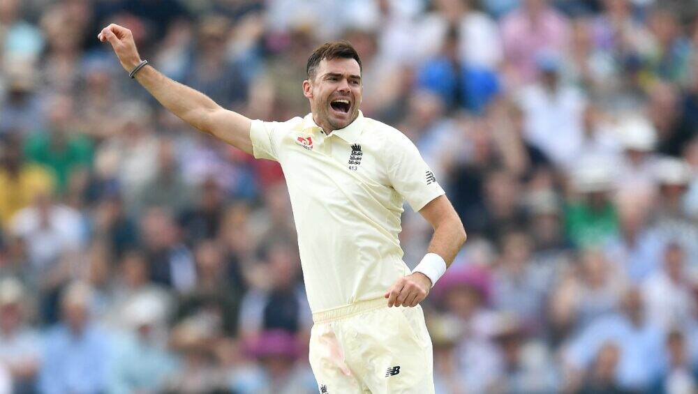 SA vs ENG 1st Test: जेम्स अँडरसन याने टेस्ट क्रिकेटमध्ये रचला इतिहास, 150 व्या मॅचमध्ये पहिल्याच चेंडूवर घेतली विकेट SA vs ENG 1st Test: जेम्स अँडरसन याने टेस्ट क्रिकेटमध्ये रचला इतिहास, 150 व्या मॅचमध्ये पहिल्याच चेंडूवर घेतली विकेट