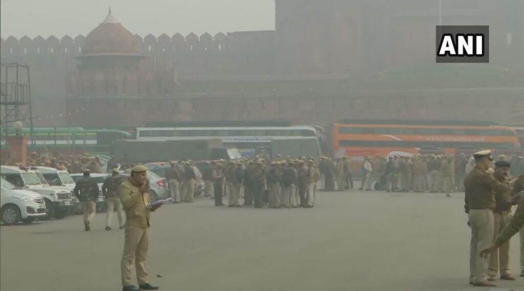CAA Protest: नागरिकत्व सुधारणा कायद्यामुळे दिल्लीत जमाव बंदी लागू, बंगळुरु-मुंबईत हायअलर्ट CAA Protest: नागरिकत्व सुधारणा कायद्यामुळे दिल्लीत जमाव बंदी लागू, बंगळुरु-मुंबईत हायअलर्ट