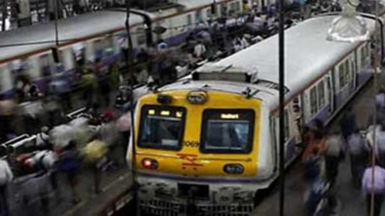 Mumbai Local Train: 10 एसी लोकल सेवा उद्यापासून तत्त्पुरत्या बंद; त्यांच्याजागी धावणार नॉन-एसी गाड्या