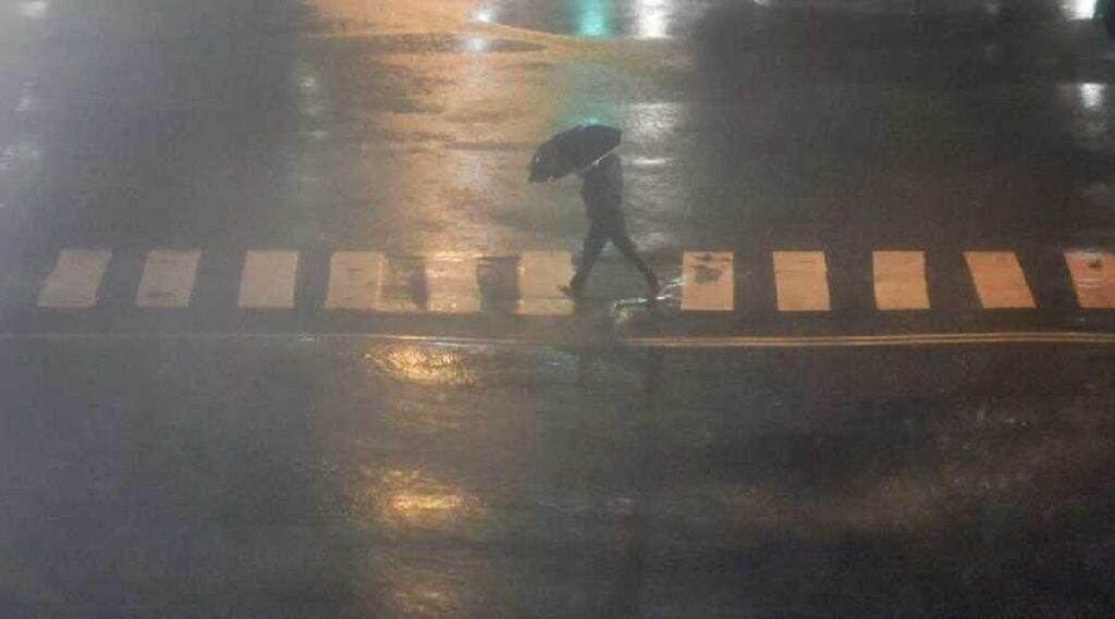 Maharashtra Rain Update: पुणे, नागपूर, अकोलासह महाराष्ट्रात आज पावसाच्या सरी कोसळण्याची शक्यता Maharashtra Rain Update: पुणे, नागपूर, अकोलासह महाराष्ट्रात आज पावसाच्या सरी कोसळण्याची शक्यता