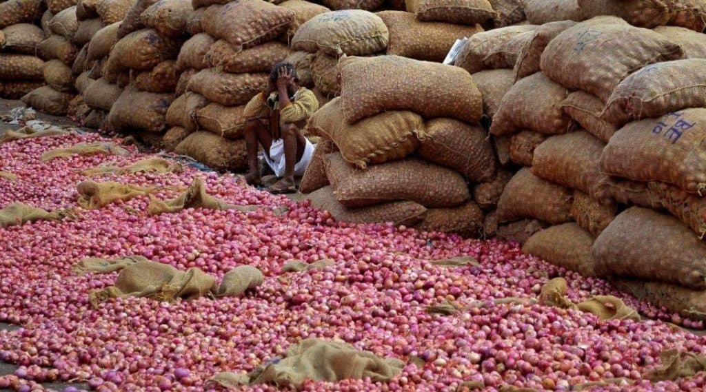मुंबईतील डोंगरी बाजारात 168 किलो कांद्याची चोरी; चोरांचा तपास सुरु मुंबईतील डोंगरी बाजारात 168 किलो कांद्याची चोरी; चोरांचा तपास सुरु