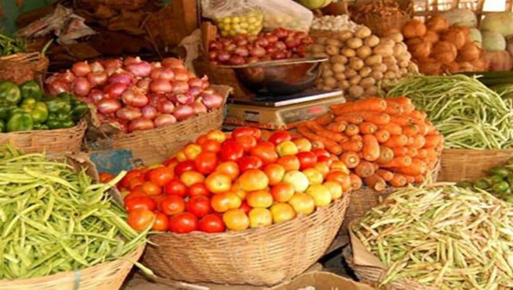 Inflation Rate: कांद्याच्या दरासोबत भाजीपाला, धान्य, मांसाहारही महागला; तीन वर्षांतील सर्वोच्च पातळी Inflation Rate: कांद्याच्या दरासोबत भाजीपाला, धान्य, मांसाहारही महागला; तीन वर्षांतील सर्वोच्च पातळी