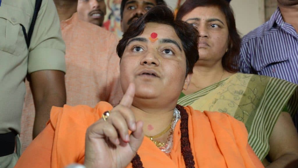'प्रज्ञा ठाकूर, तुम्हाला लाज वाटायला पाहिजे'; विमानात भाजप खासदारावर भडकले प्रवासी, सुनावले खडे बोल (Video) 'प्रज्ञा ठाकूर, तुम्हाला लाज वाटायला पाहिजे'; विमानात भाजप खासदारावर भडकले प्रवासी, सुनावले खडे बोल (Video)