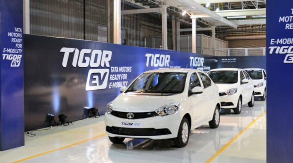टाटा कंपनीच्या Tigor EV या इलेक्ट्रिक कार खरेदीसाठी बुकिंग सुरु, जाणून घ्या खासियत टाटा कंपनीच्या Tigor EV या इलेक्ट्रिक कार खरेदीसाठी बुकिंग सुरु, जाणून घ्या खासियत