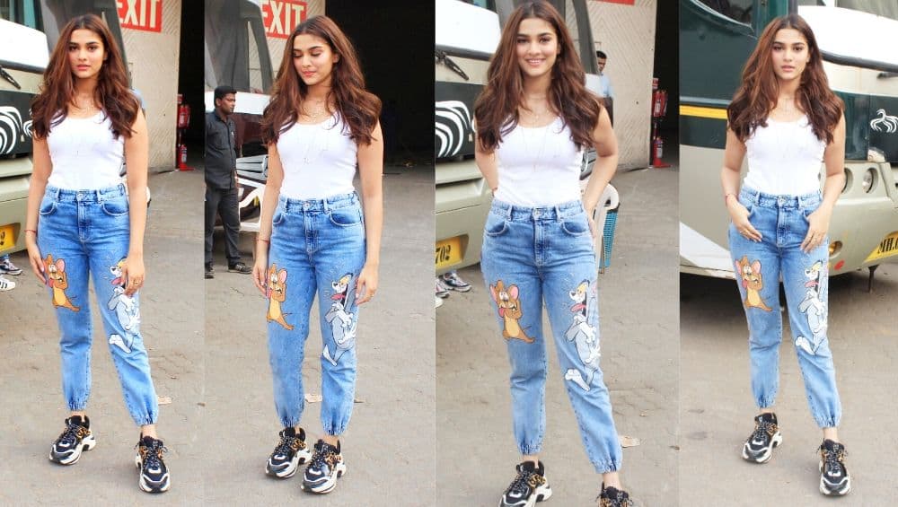 Saiee Manjrekar Glam Look: महेश मांजरेकर यांची मुलगी 'सई' दबंग 3 मधून बॉलीवूडमध्ये करत आहे पदार्पण; पहा तिचे ग्लॅमरस फोटो Saiee Manjrekar Glam Look: महेश मांजरेकर यांची मुलगी 'सई' दबंग 3 मधून बॉलीवूडमध्ये करत आहे पदार्पण; पहा तिचे ग्लॅमरस फोटो