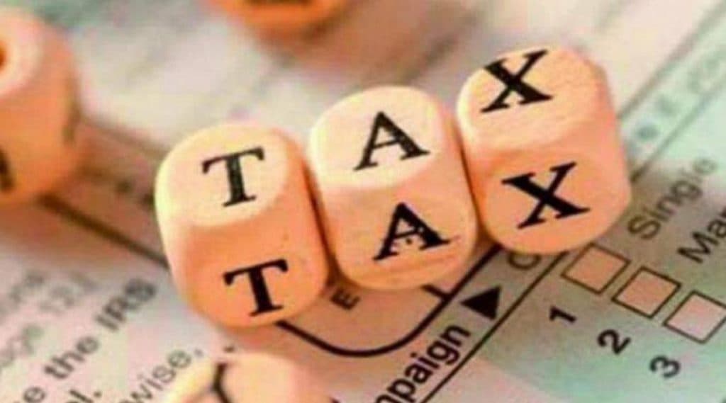 Budget 2020: आगामी अर्थसंकल्पामध्ये करदात्यांना मिळू शकते मोठी खूषखबर; इन्कम टॅक्स स्लॅबमध्ये बदलाची शक्यता Budget 2020: आगामी अर्थसंकल्पामध्ये करदात्यांना मिळू शकते मोठी खूषखबर; इन्कम टॅक्स स्लॅबमध्ये बदलाची शक्यता