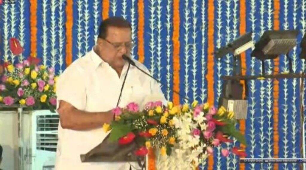 हसन मुश्रीफ यांनी मंत्रिपदाची शपथ घेतल्यानंतर दिली 'जय संयुक्त महाराष्ट्र' अशी घोषणा हसन मुश्रीफ यांनी मंत्रिपदाची शपथ घेतल्यानंतर दिली 'जय संयुक्त महाराष्ट्र' अशी घोषणा