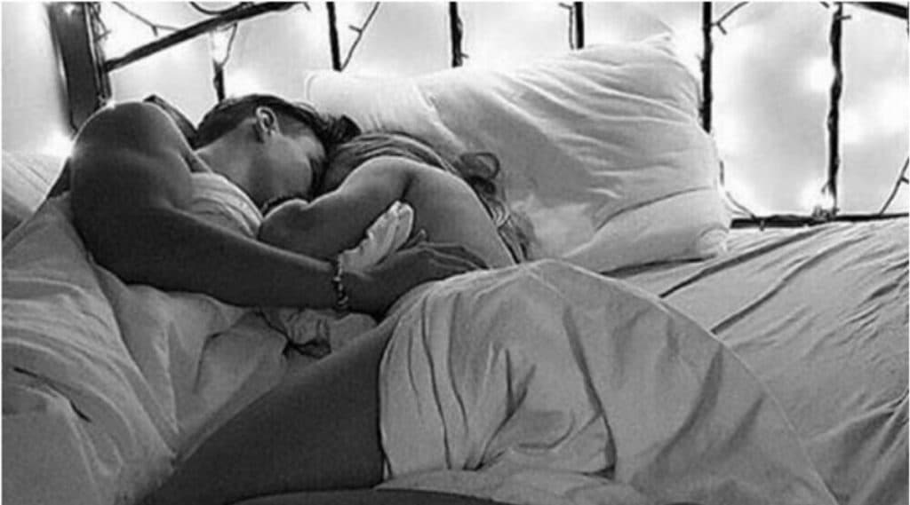 Sex Tips: पहिल्यांदा सेक्स करताना फोरप्ले करणे ठरते फायदेशीर; जाणून घ्या महिलांच्या शरीराच्या त्या '5' संवेदनशील जागा Sex Tips: पहिल्यांदा सेक्स करताना फोरप्ले करणे ठरते फायदेशीर; जाणून घ्या महिलांच्या शरीराच्या त्या '5' संवेदनशील जागा