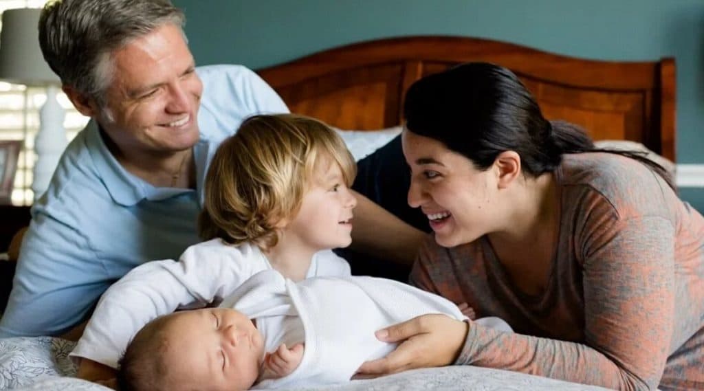 Family Planning Tips: पहिल्या आणि दुस-या बाळाच्या जन्मामध्ये किती अंतर असणे अपेक्षित असते; जाणून घ्या सविस्तर Family Planning Tips: पहिल्या आणि दुस-या बाळाच्या जन्मामध्ये किती अंतर असणे अपेक्षित असते; जाणून घ्या सविस्तर